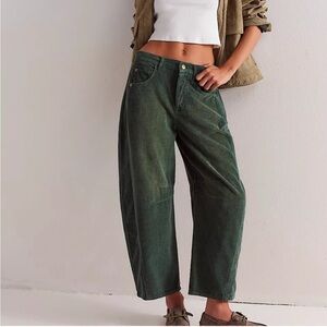 We The Free Olive Green Corduroy Barrel Pants Jeans size 26